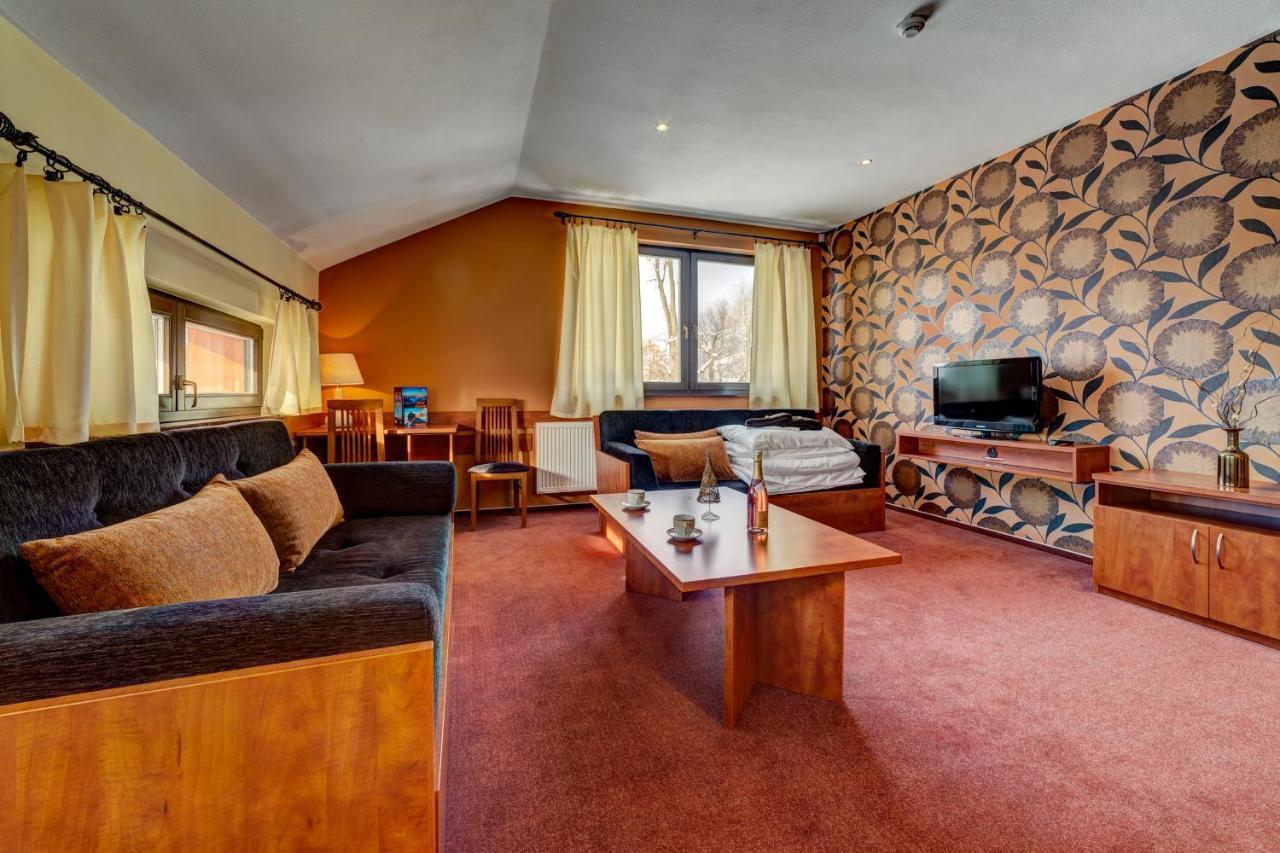 Apartmanovy Dom Slniecko Жьяр Екстер'єр фото