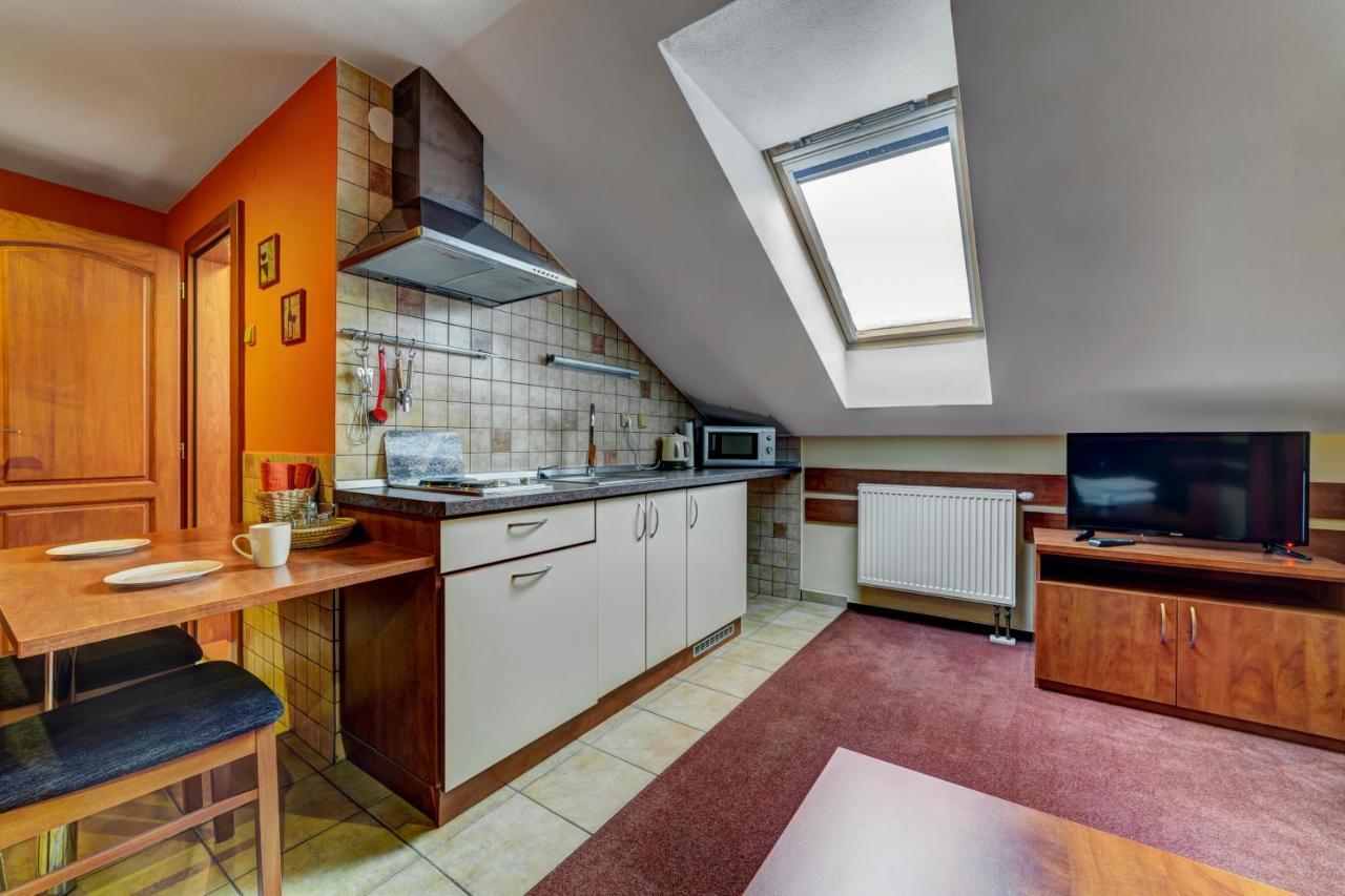 Apartmanovy Dom Slniecko Жьяр Екстер'єр фото