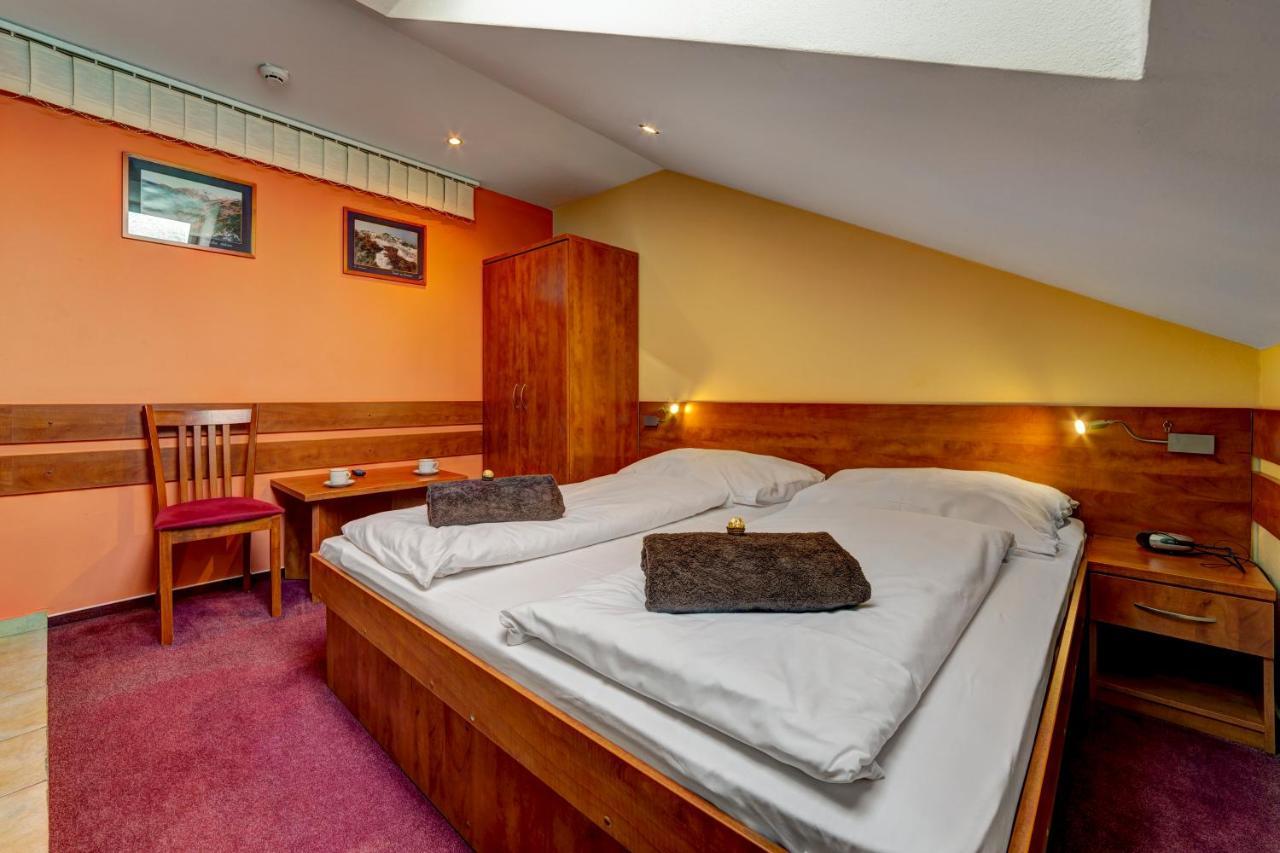 Apartmanovy Dom Slniecko Жьяр Екстер'єр фото