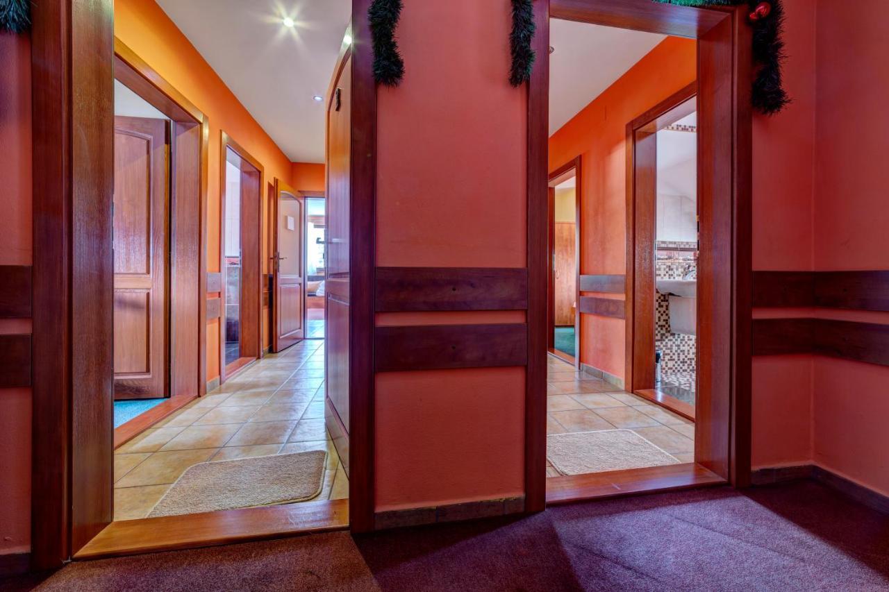 Apartmanovy Dom Slniecko Жьяр Екстер'єр фото