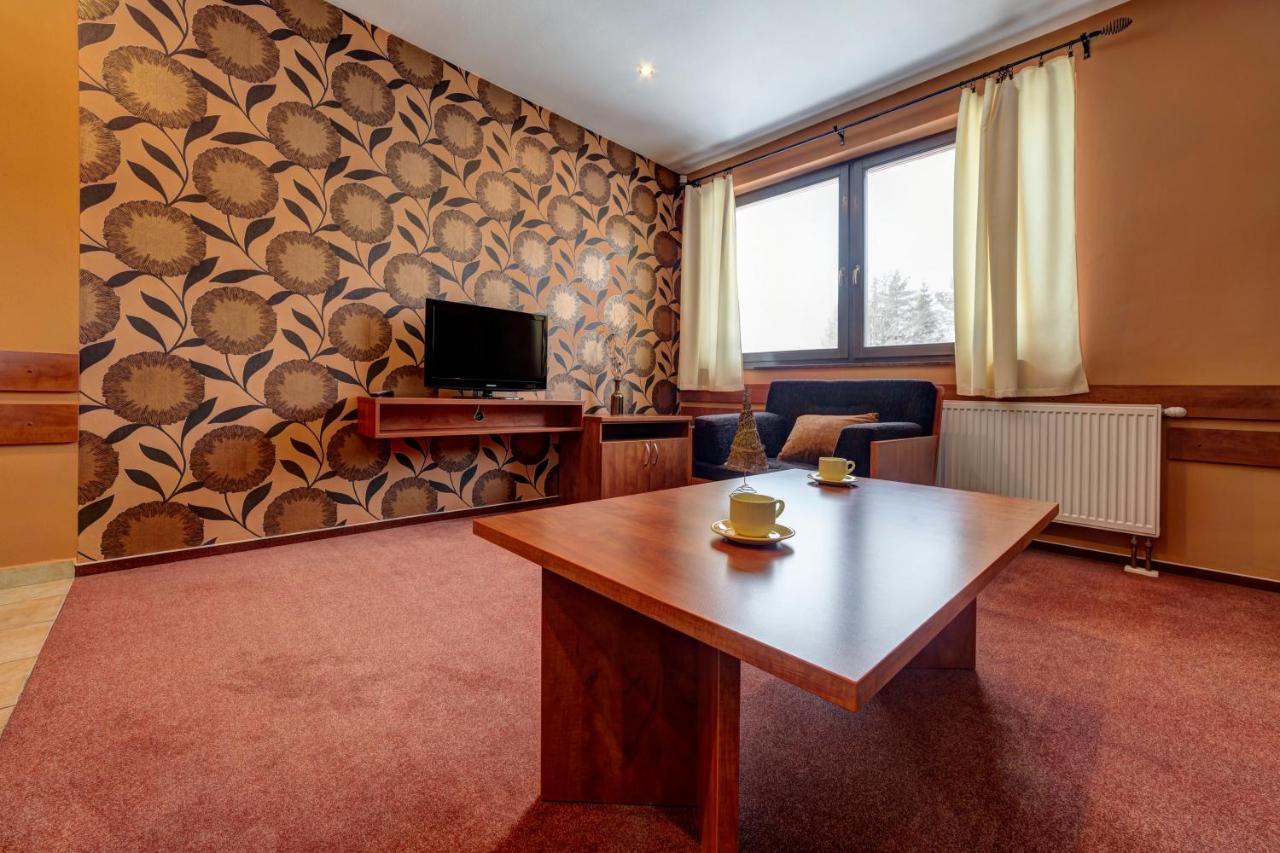 Apartmanovy Dom Slniecko Жьяр Екстер'єр фото