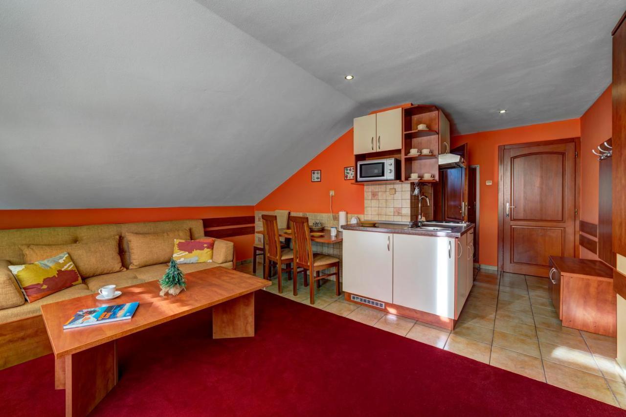 Apartmanovy Dom Slniecko Жьяр Екстер'єр фото
