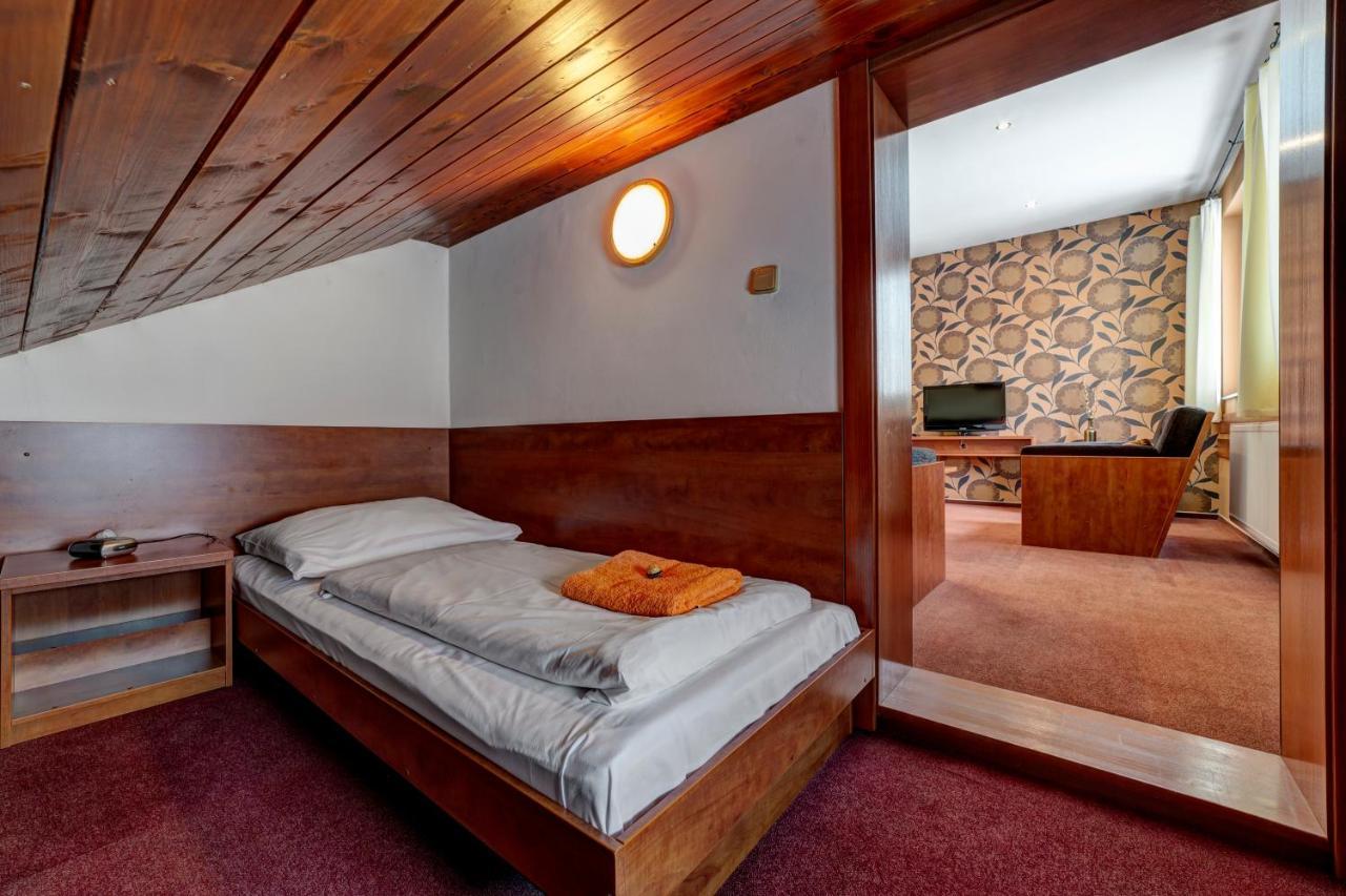 Apartmanovy Dom Slniecko Жьяр Екстер'єр фото