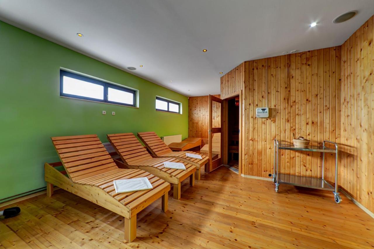 Apartmanovy Dom Slniecko Жьяр Екстер'єр фото