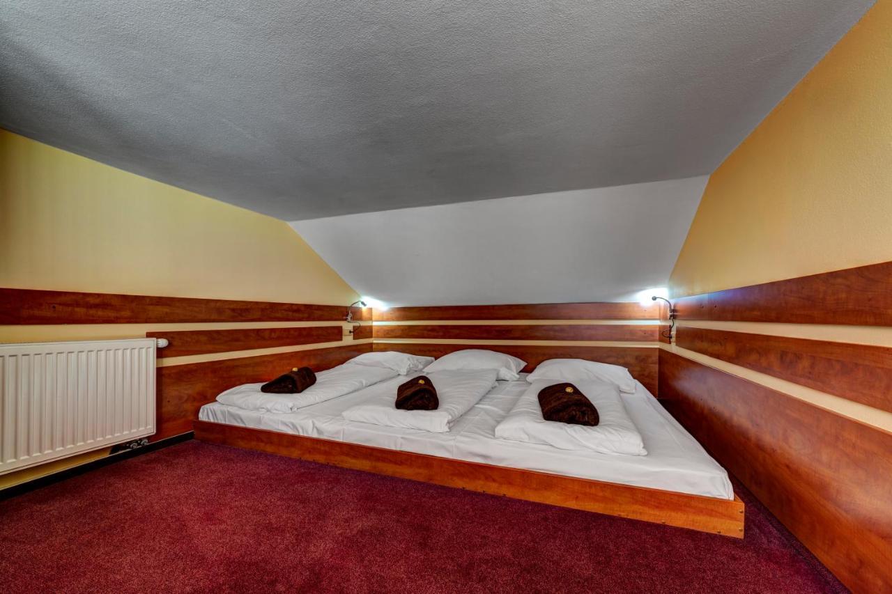 Apartmanovy Dom Slniecko Жьяр Екстер'єр фото