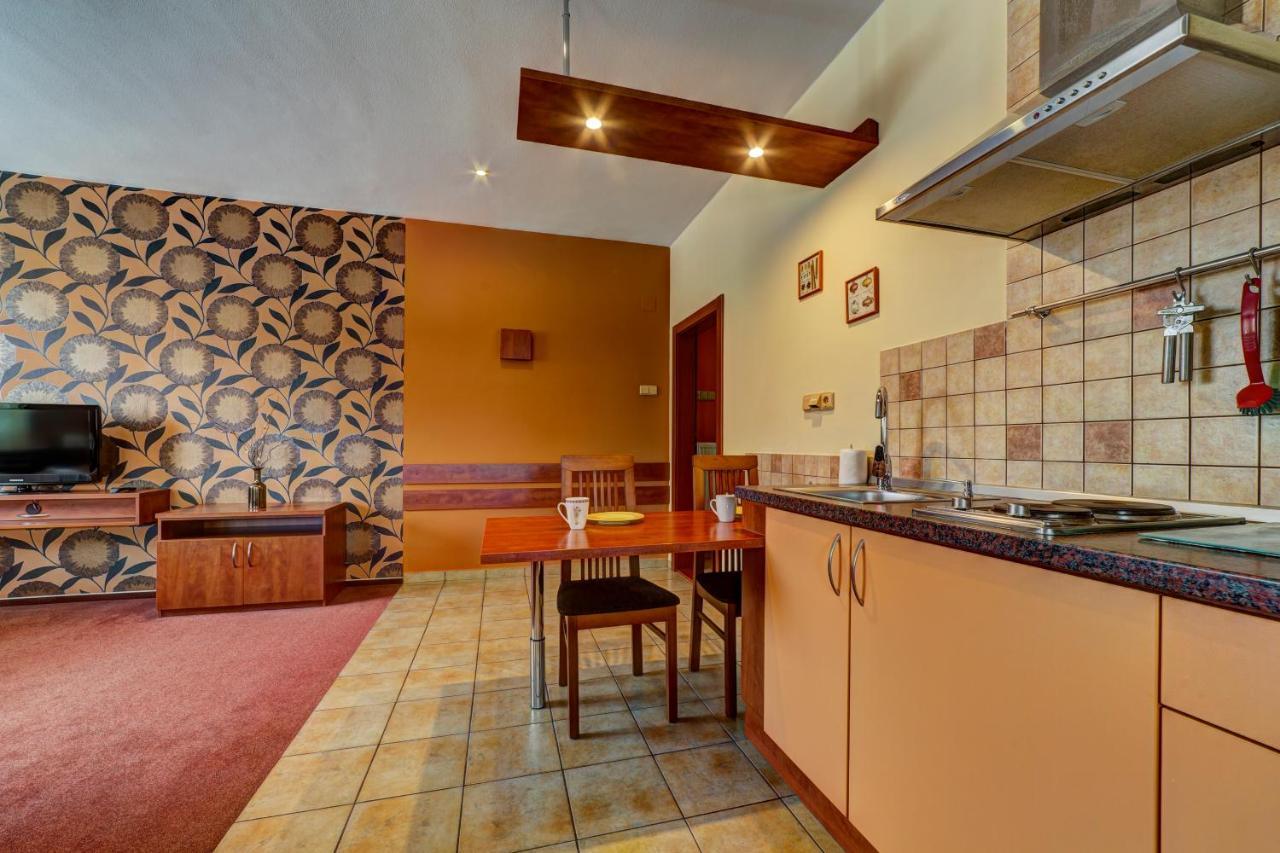 Apartmanovy Dom Slniecko Жьяр Екстер'єр фото