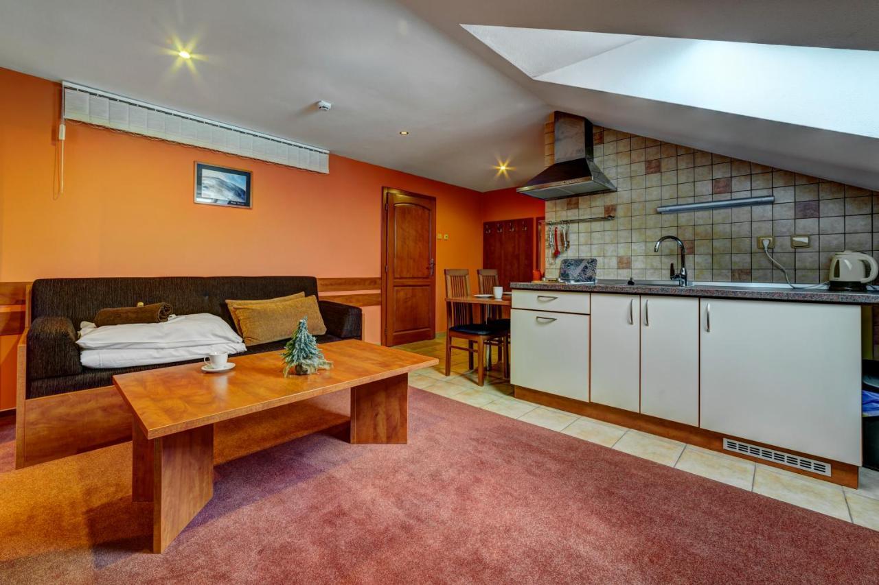 Apartmanovy Dom Slniecko Жьяр Екстер'єр фото