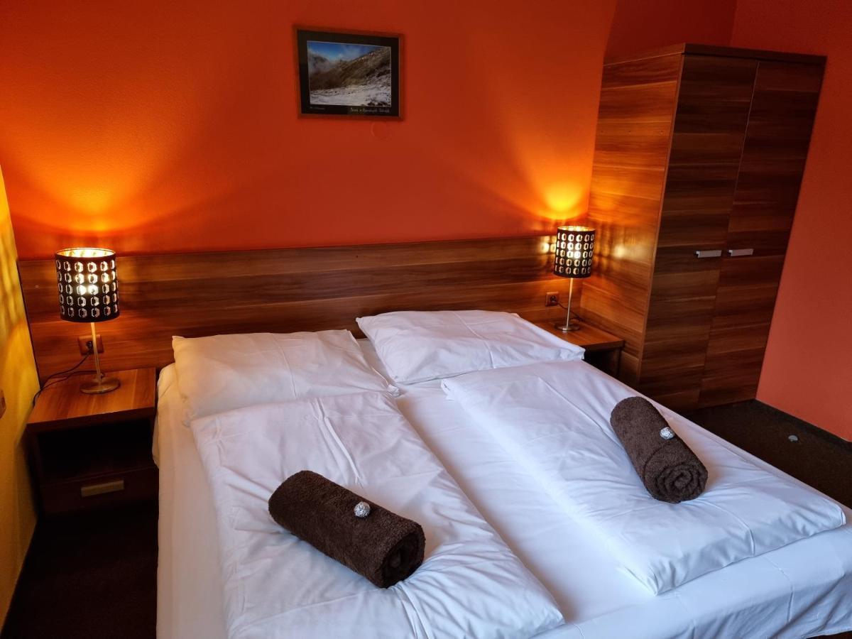 Apartmanovy Dom Slniecko Жьяр Екстер'єр фото