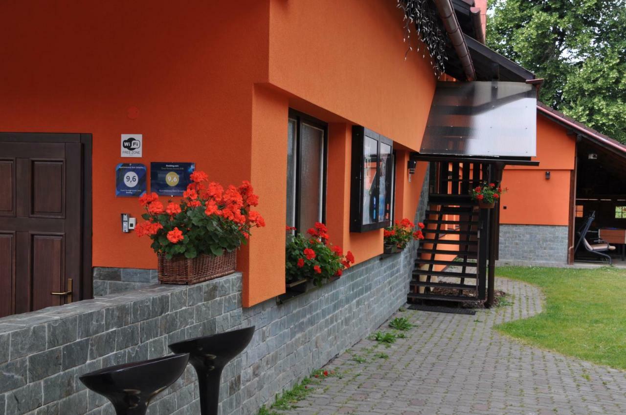 Apartmanovy Dom Slniecko Жьяр Екстер'єр фото